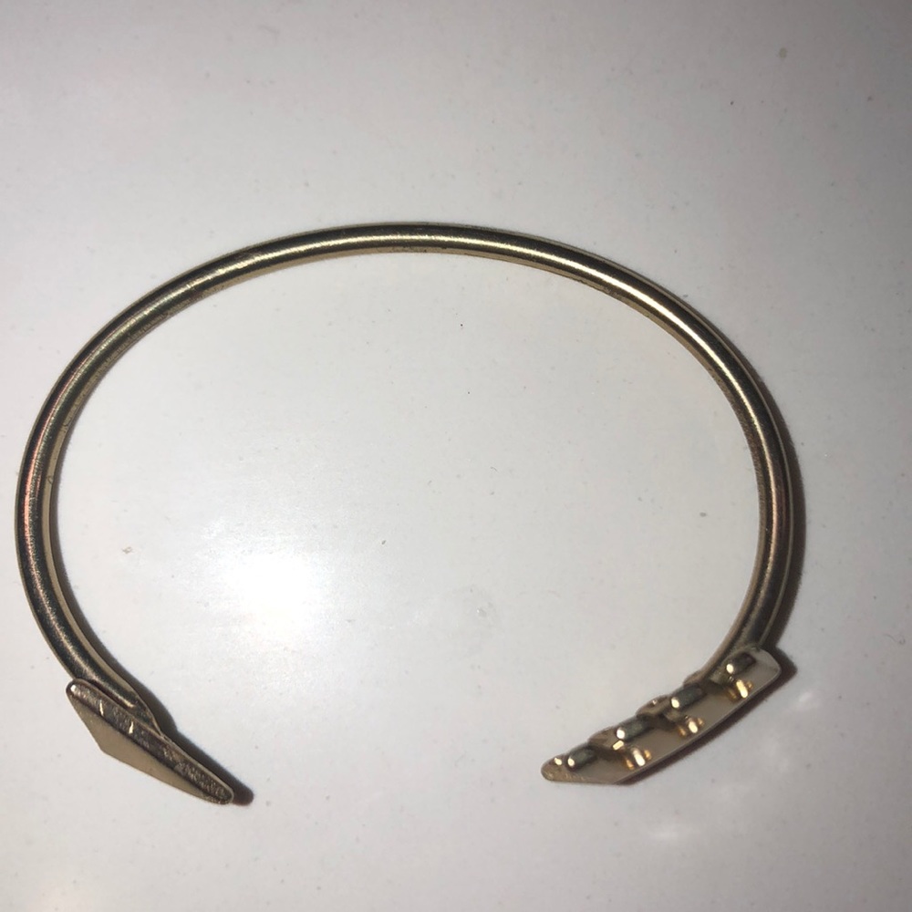 Gold Arrow Bracelet - Picture 7 of 8